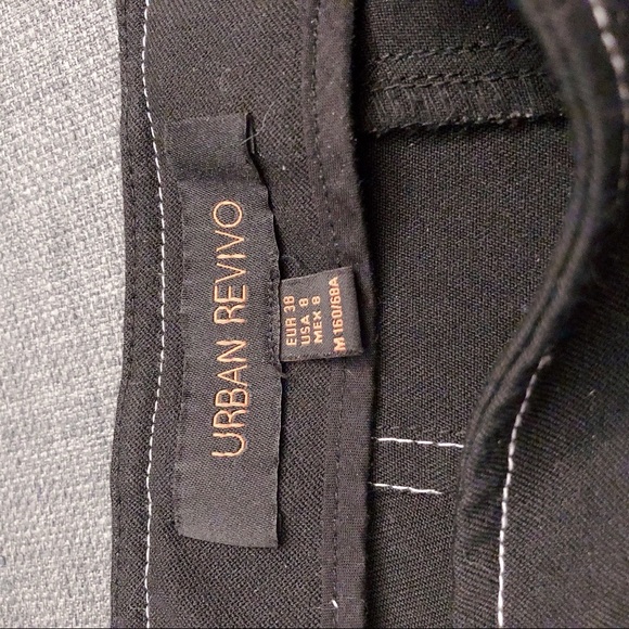 Black skirt for work or date - Picture 4 of 5